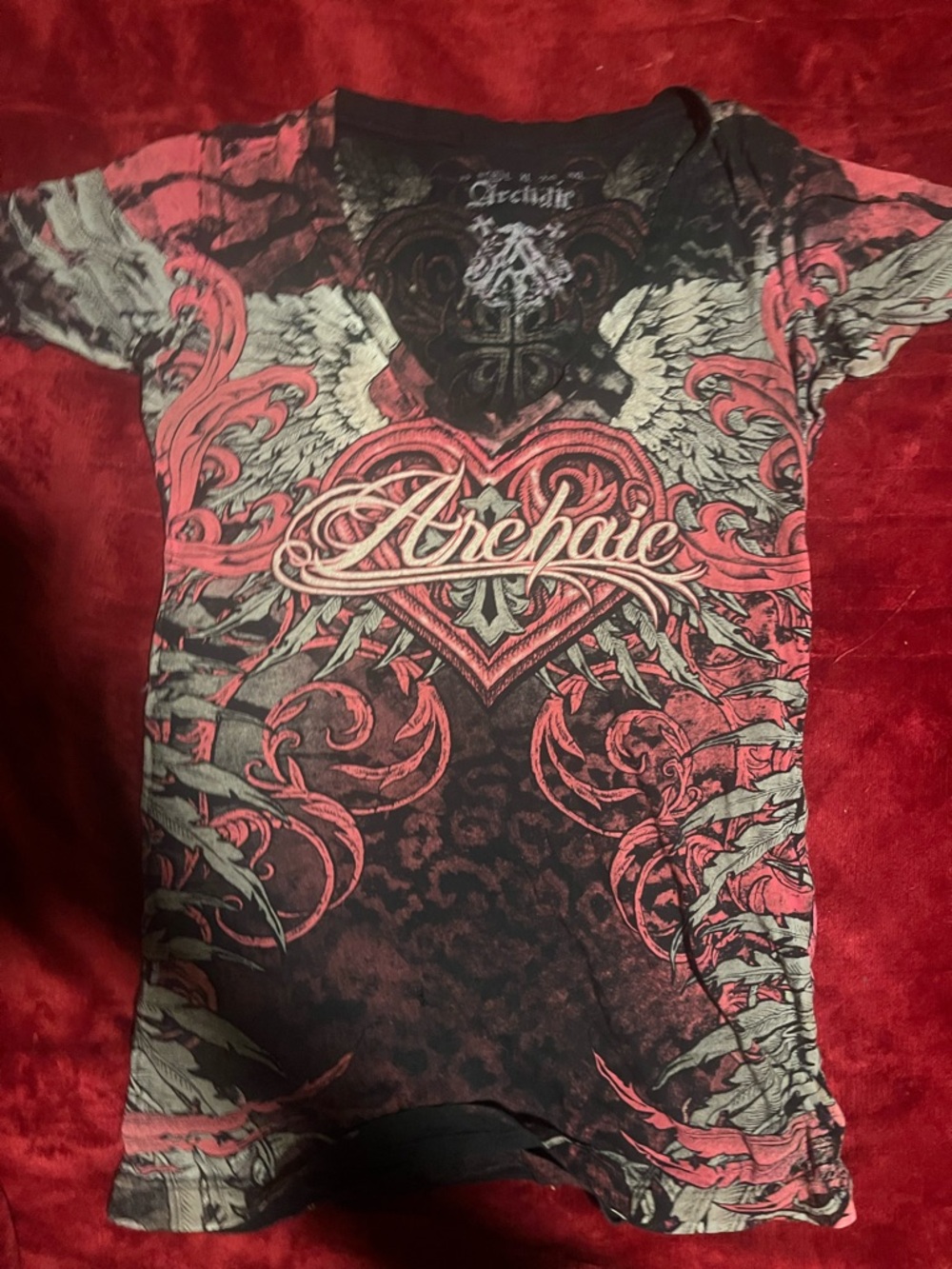 Affliction style archaic Graphic Heart Tee in Pink & Black